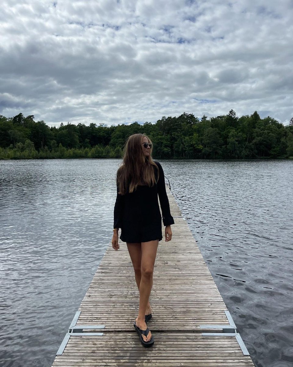 Swipe for Majken’s mood when visiting our childhood lake.