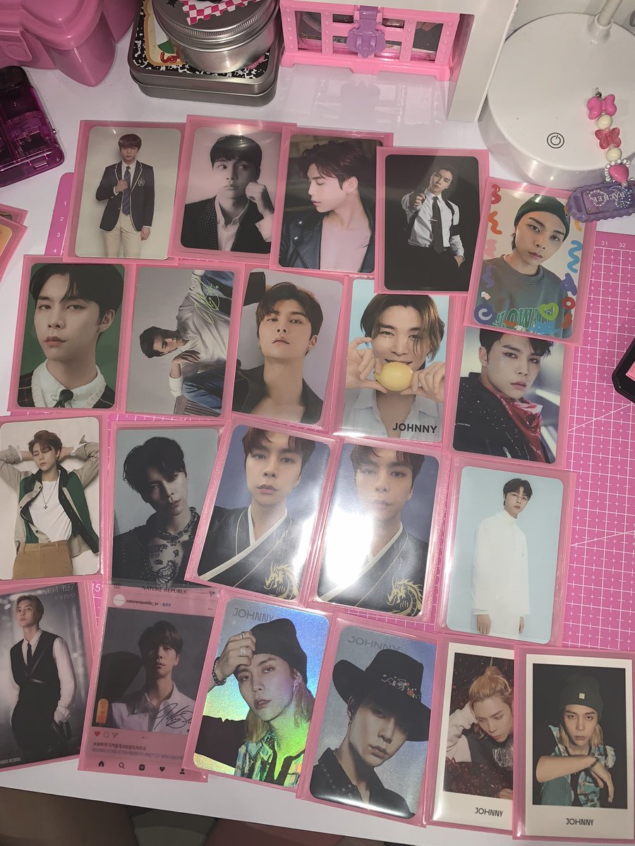 sweetfusilli28's tweet photo. WTS PHOTOCARD JOHNNY BUNDLE
(Dapet 4 pc)
300.000

BISA SHOPEE🍊
All good condi
Jkt

Pc Johnny kihno 2nd player ,arena 
,love holic C ver ,Awaken, WTMP ,Card wallet fanmeet 127 , Ar ticket fanmeet 127, 2nd player, photopack sg 2020 , NCIT laptop deco sticker, brochure beyond live https://t.co/xQxGbzg3hh