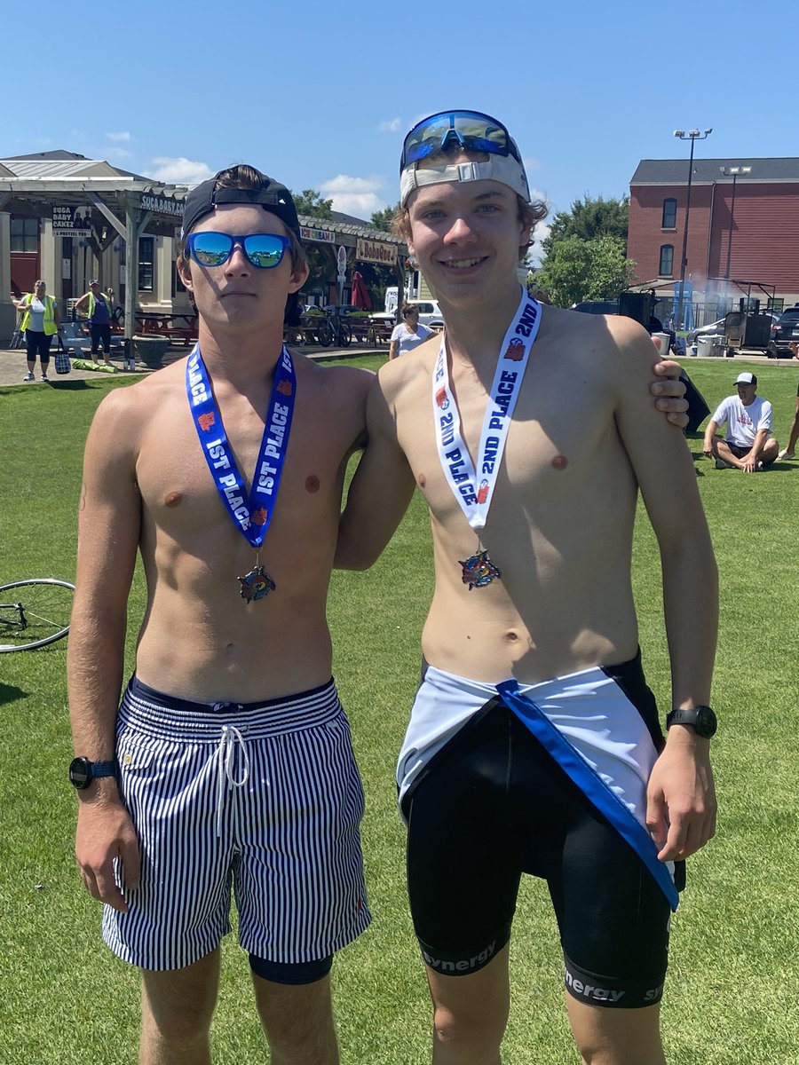 JuliePurschke's tweet photo. A good showing by these @sluhxctrack boys at the Newtown Tri today! 🏊‍♂️ 🚴 🏃 #Triathlon #knockoutald https://t.co/OayWwr8rqj