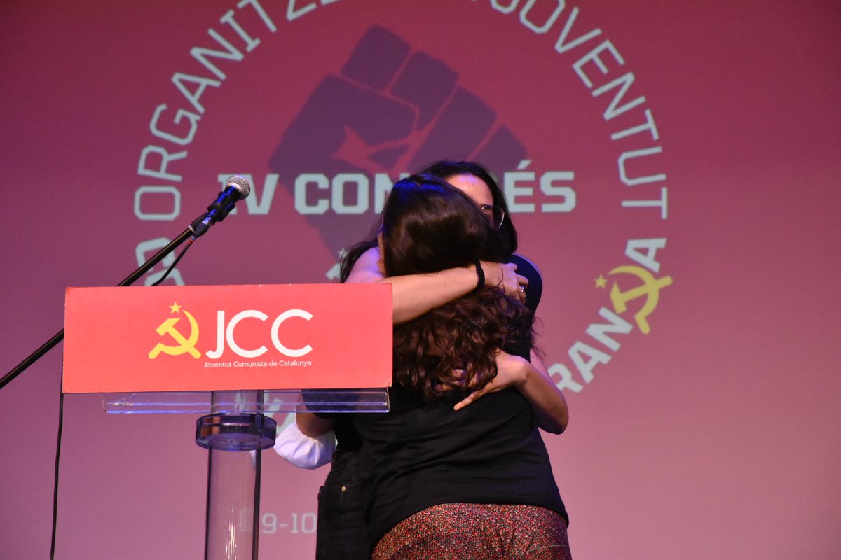 jcc_cat's tweet photo. Finalitzem la cloenda del #IVCongrésJCC amb el relleu de l'Ismael Benito per la Dana Sánchez a la Secretaria General de la Joventut Comunista.

Encetem aquesta nova etapa amb il·lusió i esperança per superar els reptes que com a joventut treballadora hem d'afrontar! https://t.co/6EXghnELsP