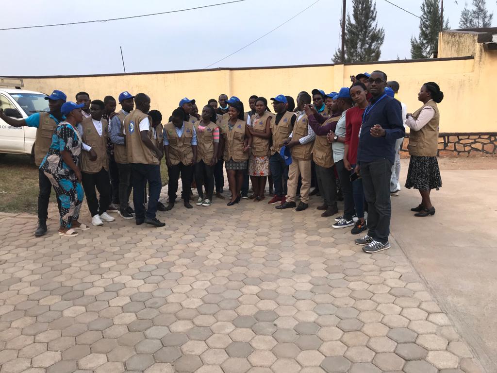 Kamonyi's tweet photo. Mu myiteguro y'ibarura rusange ry'abaturage n'imiturire, muri @mystica_kamonyi hashojwe amahugurwa yitabiriwe n'abashinzwe uburezi mu Mirenge, abahagarariye abandi mu barimu bigisha mu mashuri abanza, urubyiruko rw'abakorerabushake; aba bakazahugura abakarani b'ibarura mu Mirenge https://t.co/IxaMWgpwKW