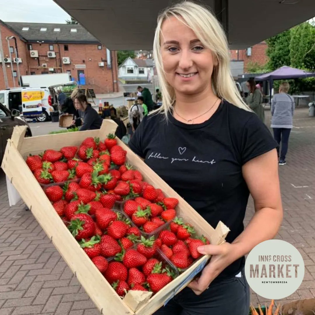 InnsCrossMarket's tweet photo. How do you like your strawberries? πWe love these HUGE π strawberries grown locally which Ashleigh from Cherryvalley Farm brings to our local farmers market at #InnsCross over the summer
We are living in hope there is another crop on the way for our 6th August market.π https://t.co/IXGO164YyP