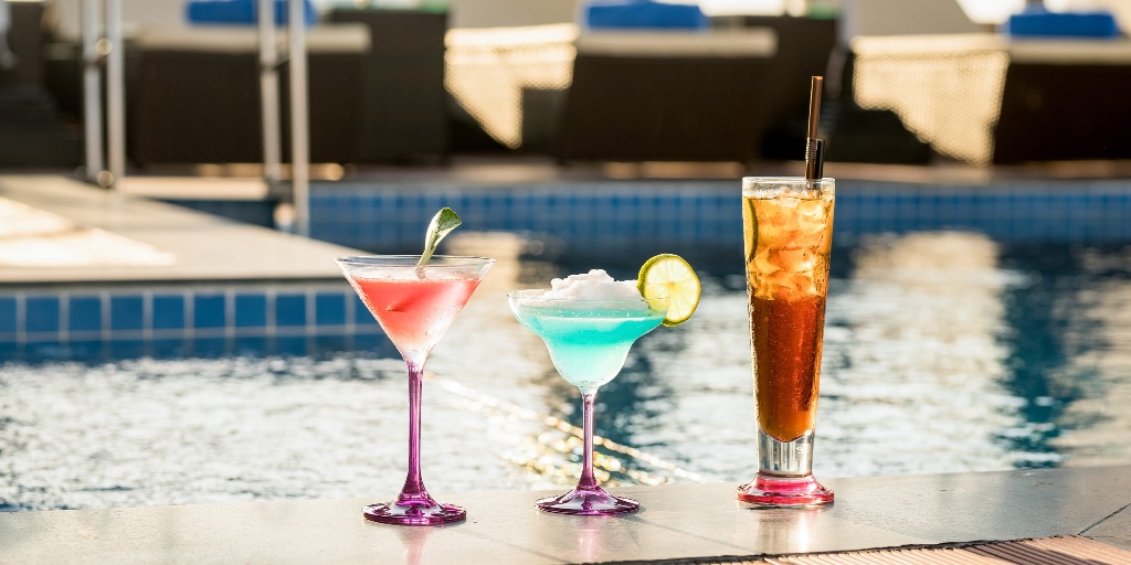ReserveBar's tweet photo. Discover fun and creative ideas to enhance your at-home entertaining efforts and make your summer memorable in our Cocktail Lounge: https://t.co/FQOWXO19Qa
#MadeForSummer https://t.co/WQa7IObjN2