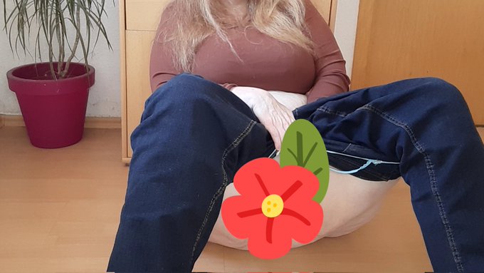 Neues Video ist online 🔥🥰  Was ich da wohl angestellt habe 🤭  https://t.co/Ft69HFCJvf  #chubbygirl #milf<a href="/tag/bbw"class="tags"><span>#bbw</span></a><a href="/tag/milf"class="tags"><span>#milf</span></a><a href="/tag/chubbygirl"class="tags"><span>#chubbygirl</span></a><a href="/tag/onlyfans"class="tags"><span>#onlyfans</span></a>