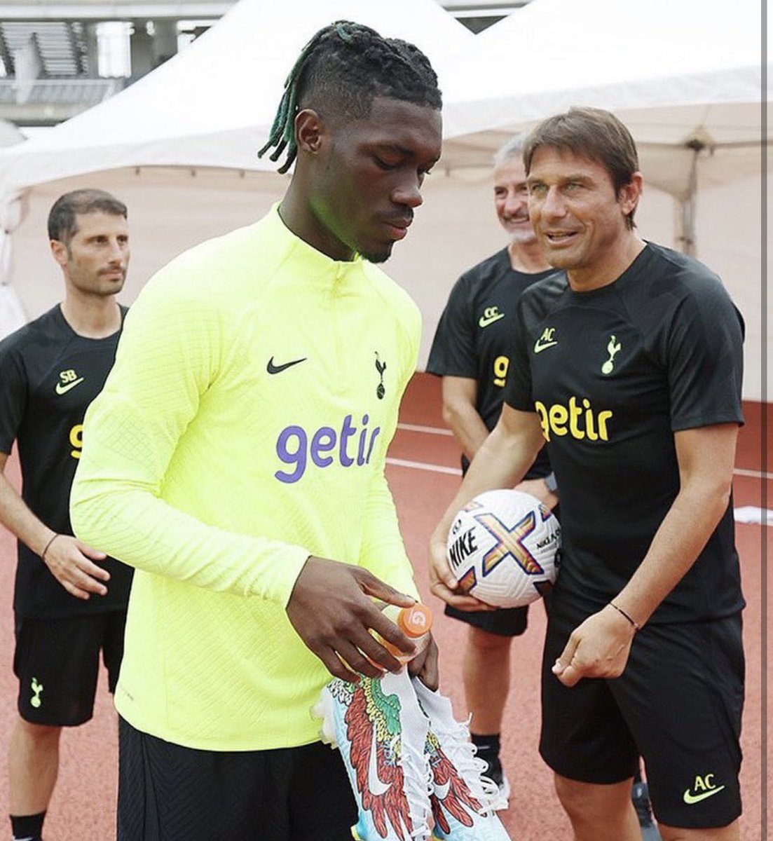 #YB8 ⚽️🦍 SonofGod 🙌🏾🙏🏾 tweet media