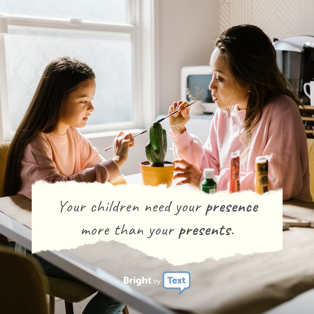 BrightbyText's tweet photo. 🤗Just a friendly summer reminder: what your kids want most is to spend time with YOU!👨‍👩‍👦
#Family #QualityTime #ParentTips #SummerTips #FamilyTips #FamilyWisdom https://t.co/sJz24nMVL0