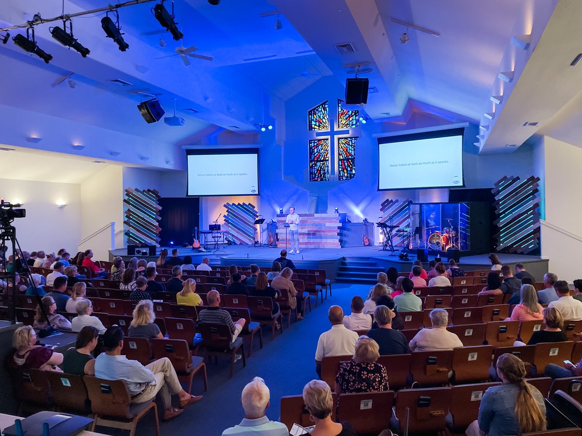 fivelakeschurch's tweet photo. It's our favorite day of the week! 🙌

#todayatchurch https://t.co/Bmm90lrPOf