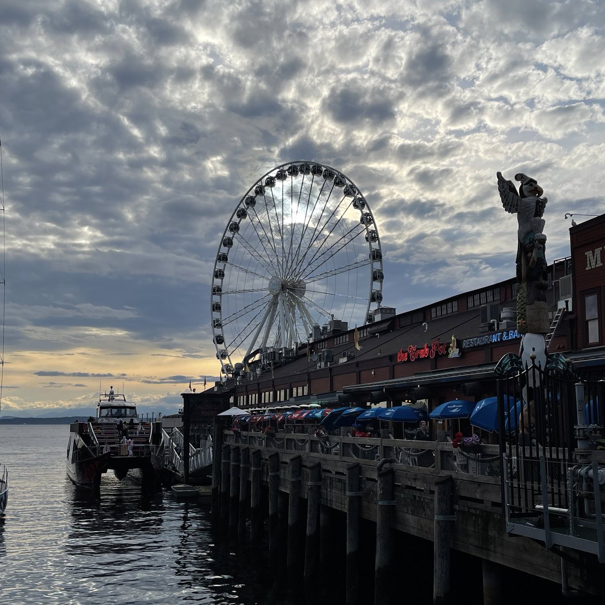 I’m in Seattle #NAACL2022 ! My first time in the US and my first physical conference ever! Let’s meet and chat about multilinguality, logic reasoning, semantic parsing, etc.