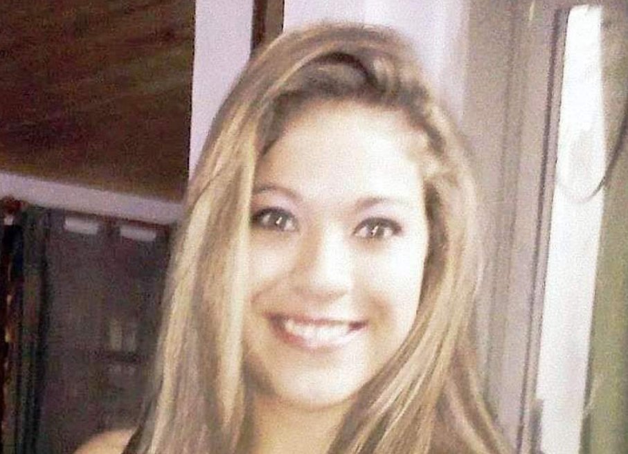 Nayla Belén Vera tiene 23 años, desapareció el 23/4 en el barrio Virgen del Rosario, Formosa. Es delgada, altura 1,72. Se hizo la denuncia. Por favor compartir, y si la ven avisar #URGENTE a la policía local, o al ☎️ 101 o 911

#Formosa