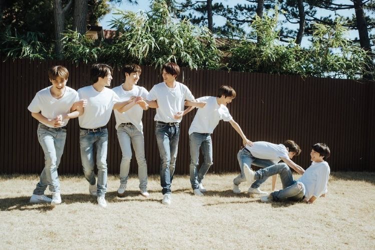 Maki_riki17's tweet photo. สัญญา จะรอเเค่พวกคุณ #WayV #Keep7 https://t.co/vqODXpEjd9
