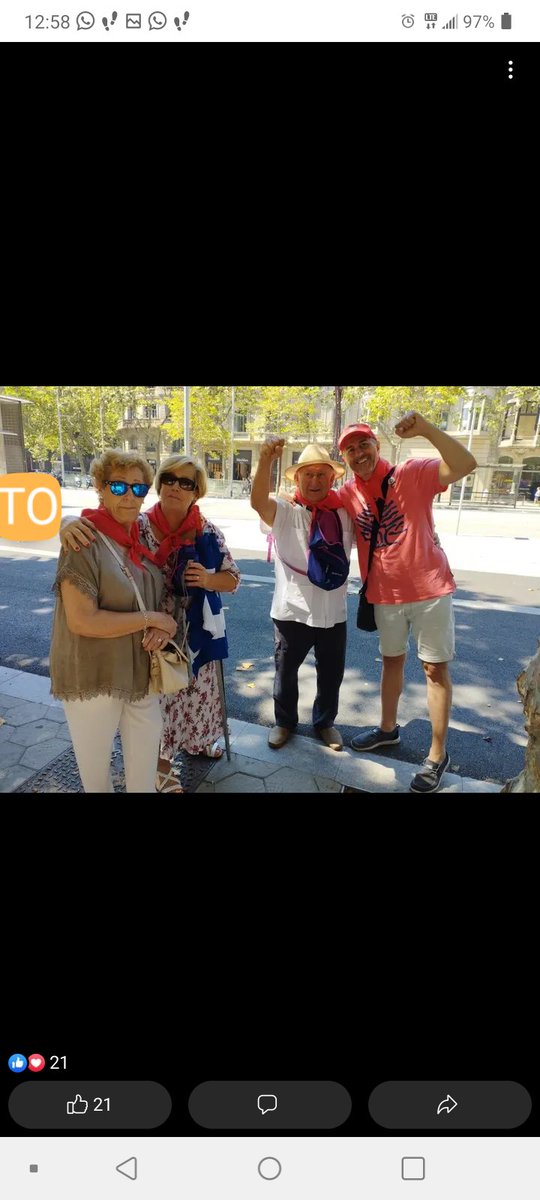 europa_somos's tweet photo. Pañuelos rojos y banderas cubanas en solidaridad con #Cuba desde España #CubaPorLaPaz  @siempreconcuba @Ana_Hurtado86 @embaCubaEspana https://t.co/bjgQNvXOmZ