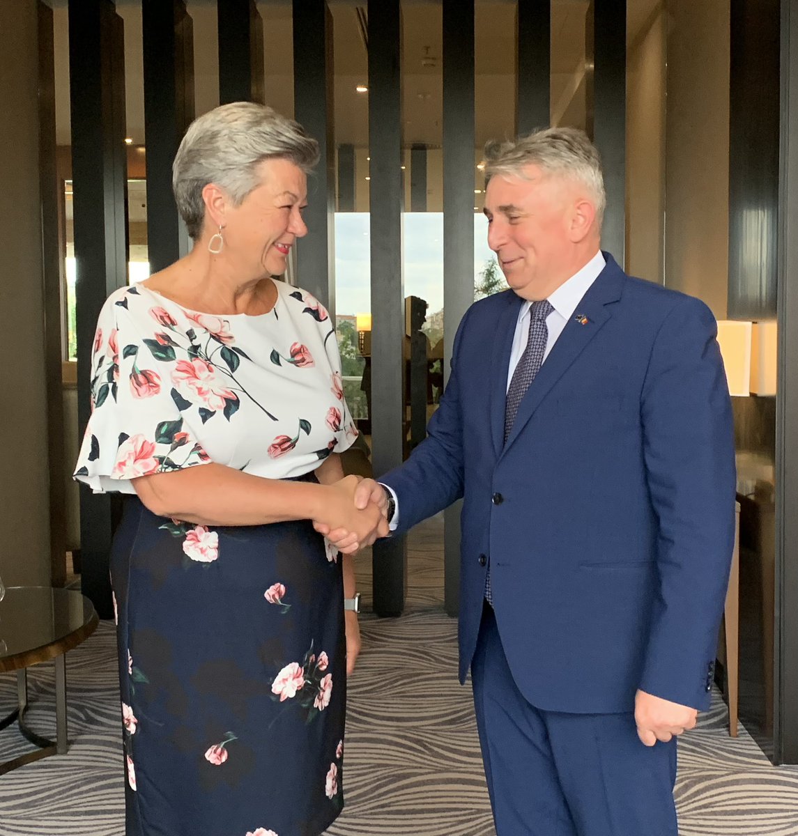 YlvaJohansson's tweet photo. Thank you to 🇷🇴 Minister Lucian Bode @MAIRomania for today’s discussion ahead of 11 July @EU2022_CZ #JHA Council meeting in Prague 🇨🇿 

Positive, and impressive, updates on:

▪️the help provided to those fleeing war in Ukraine 
▪️steps taken towards full Schengen accession. https://t.co/Ng86rVCr1H