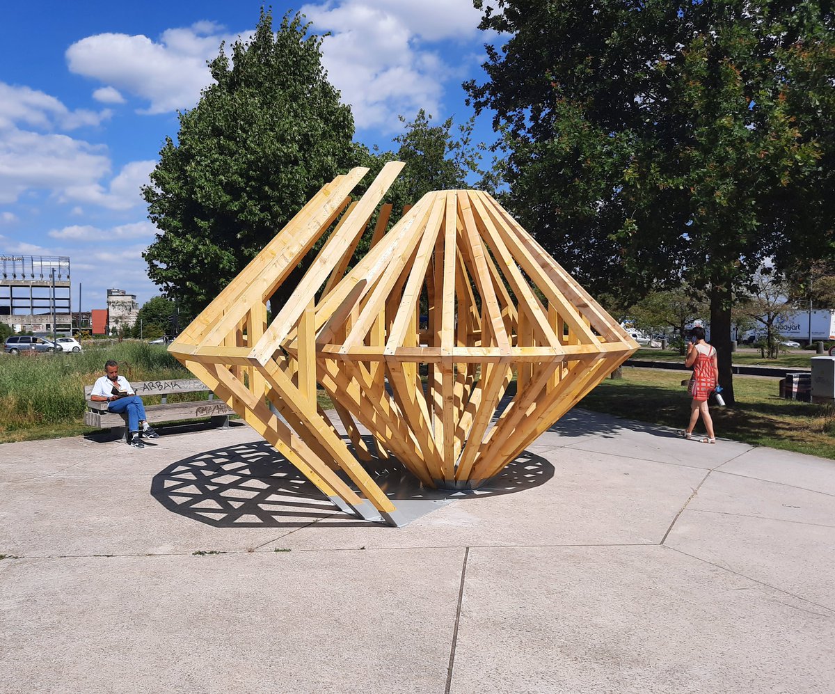 No shelter, 2022 / Sculpture dans l'espace public, Zone de l'Union, Roubaix / Production Groupe A
<a href="/roubaix/">Ville de Roubaix</a> @MEL_Lille <a href="/IloveRBX/">I love Roubaix</a> <a href="/LefebvreFred59/">Frédéric Lefebvre 🇪🇺🇫🇷</a>