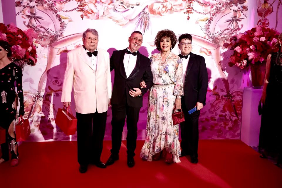 DSB_Fan's tweet photo. Dame Shirley Bassey, Thomas Schmieder, Mr. Fidel and Manel Dalgó at the Rose Ball at the Sporting Club in Monaco on July 8, 2022! https://t.co/Yjxh13Hjst