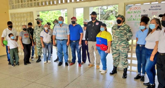 #10Julio || Desde el Liceo Nacional"Manuela Lugo de Reyes"en Tocópero, toda la Red Intercircuital, personal Directivo,Docente y Obrero,  con las fuerzas vivas del municipio,se suman a la consolidación de las Brigadas Comunitarias Militares de Educación #Bricomiles. Inces presente