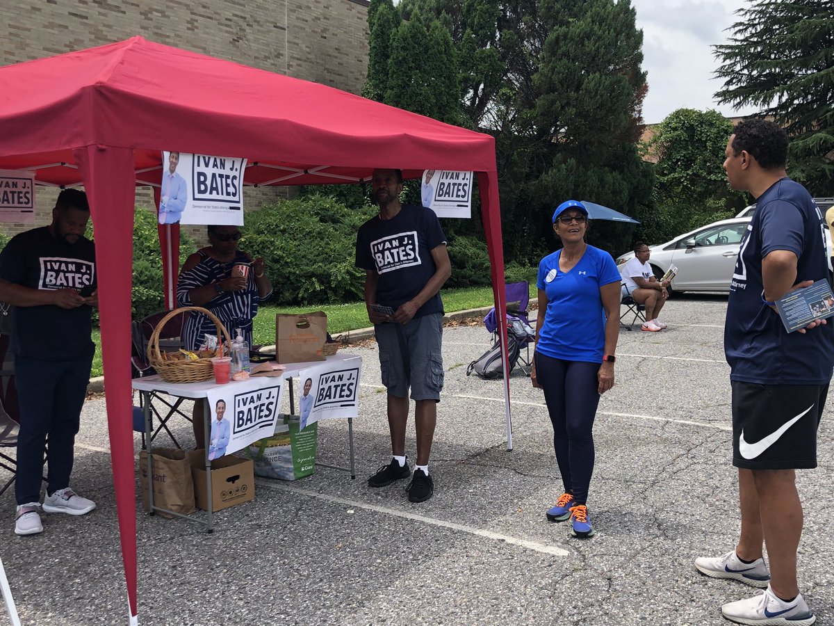 MrPolitics76's tweet photo. #TeamBates out here over Westside Skills Center making it do what it do! Vote @ivanjbates for States Attorney https://t.co/WBipAQSnoy