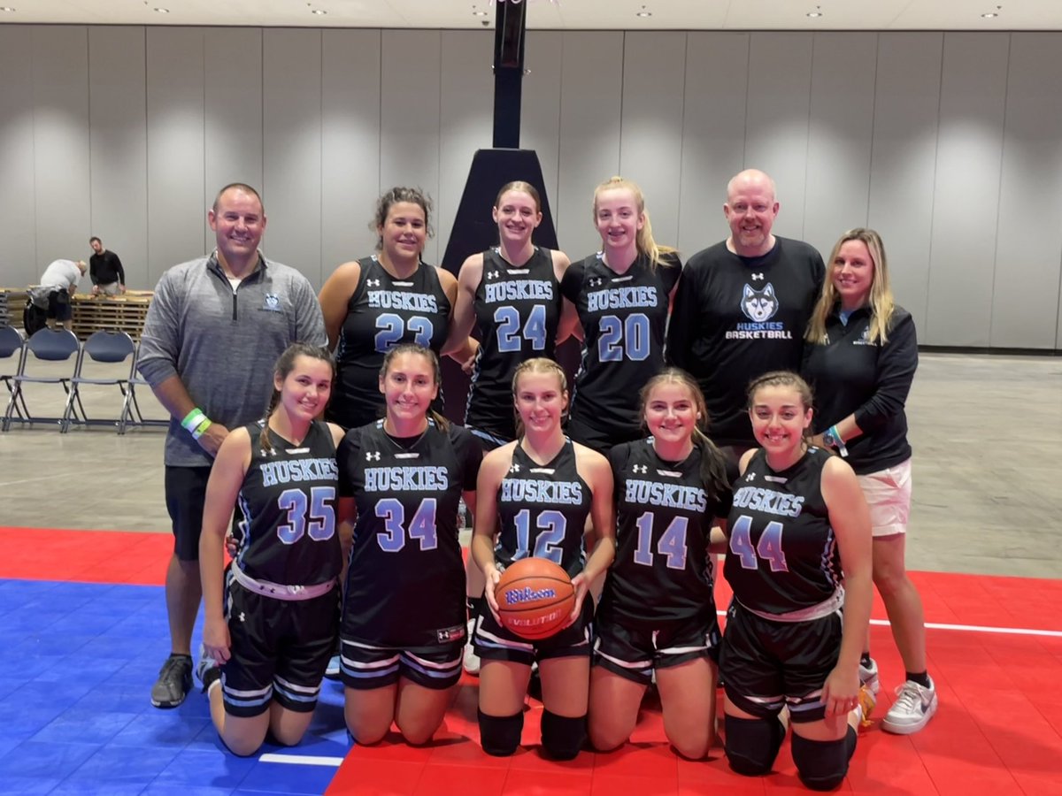 lynn_molinari12's tweet photo. 2 wins today for MA Huskies at the Nike Tournament of Champions in Chicago! @MAHuskies https://t.co/BUm2CdRfYm