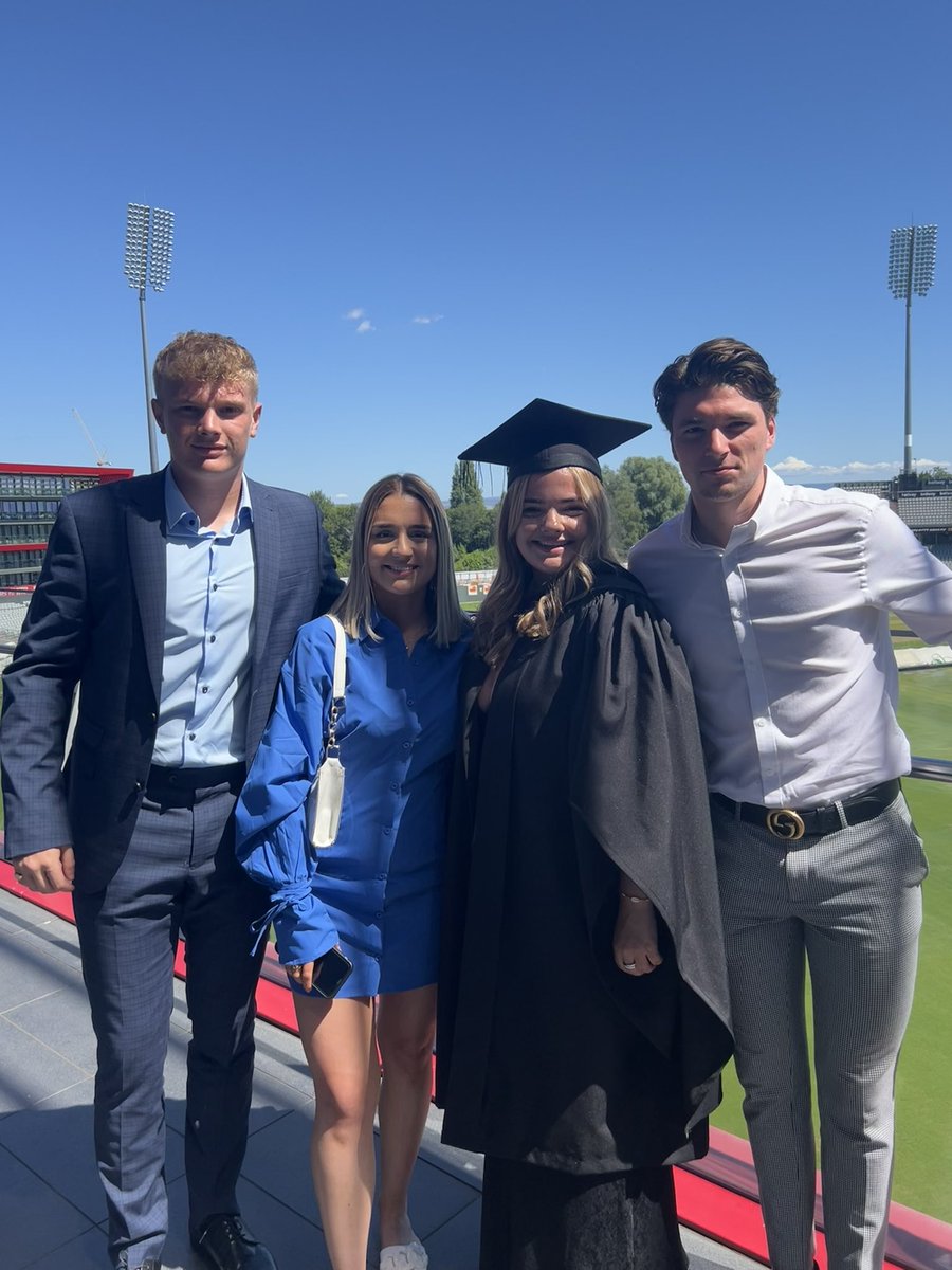 MillieWallerr's tweet image. What a day. Graduation 2022 #ClassOfUA92 @UA92MCR 🎓