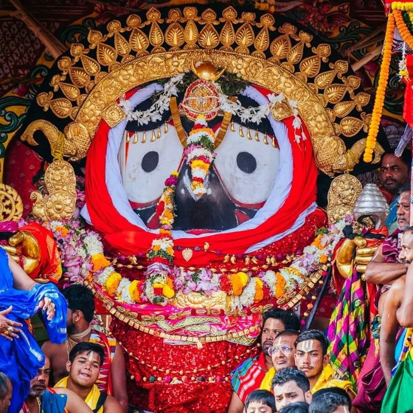 atulkrishnaak's tweet photo. EXCLUSIVE - Sona Vesh Darshans from Puri. 
#sonavesh #jagganath
#puri #AK  ⭐️⭐️⭐️ https://t.co/Ma3g2XriRd