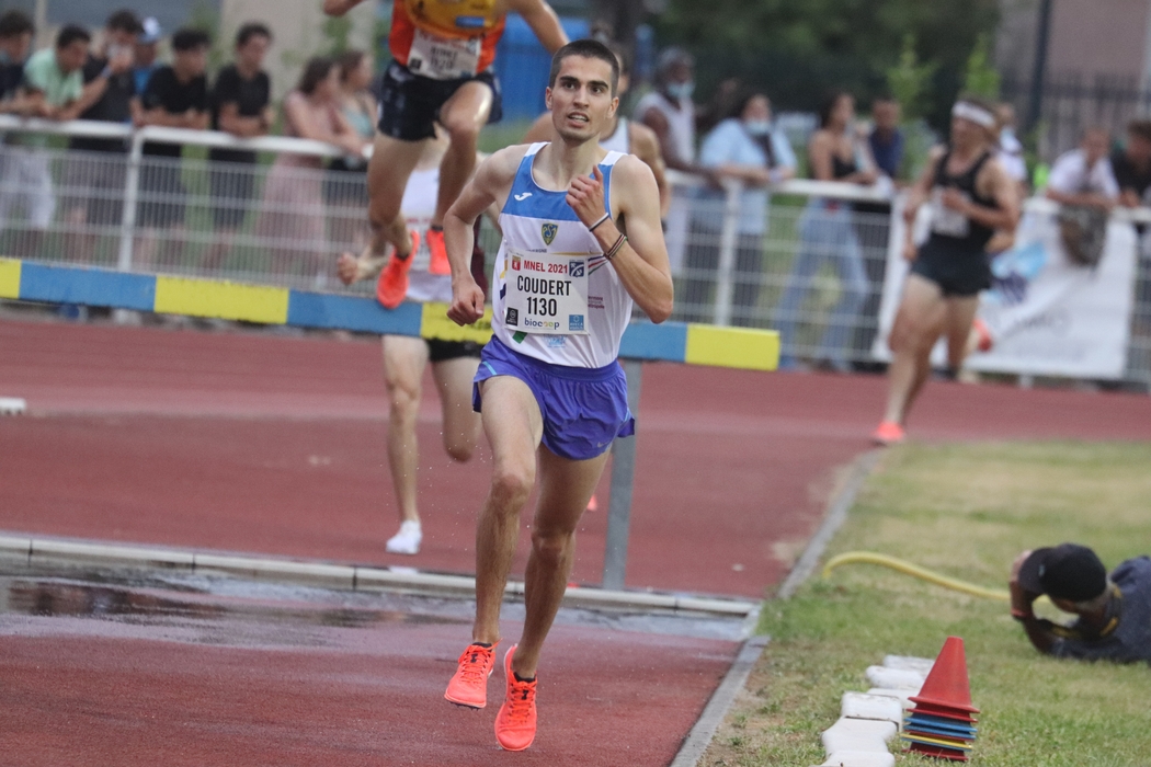 LaMontagne_TDS's tweet photo. #Athletisme / Championnats de France espoirs à #Albi : Baptiste #Coudert (#Clermont Athlé) prend le bronze
https://t.co/YF9b4PNcrZ https://t.co/XfbgRIpeeh