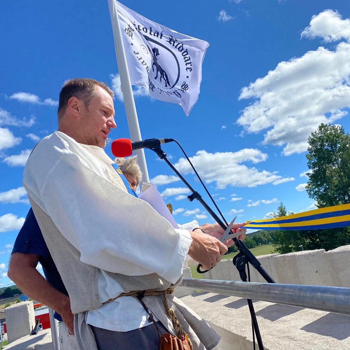 SkaraborgParti's tweet photo. Invigning av Riddarborgen i Hova 🏰
Idag invigdes den återuppbyggda Riddarborgen i Hova. Hova Utvecklingsbolag som samordnat byggnationen av borgen lämnar i samband med invigningen över Riddarborgen till kommunen. 

Välkommen att besöka Hovas fina Riddarborg! https://t.co/WVz3gOuviU