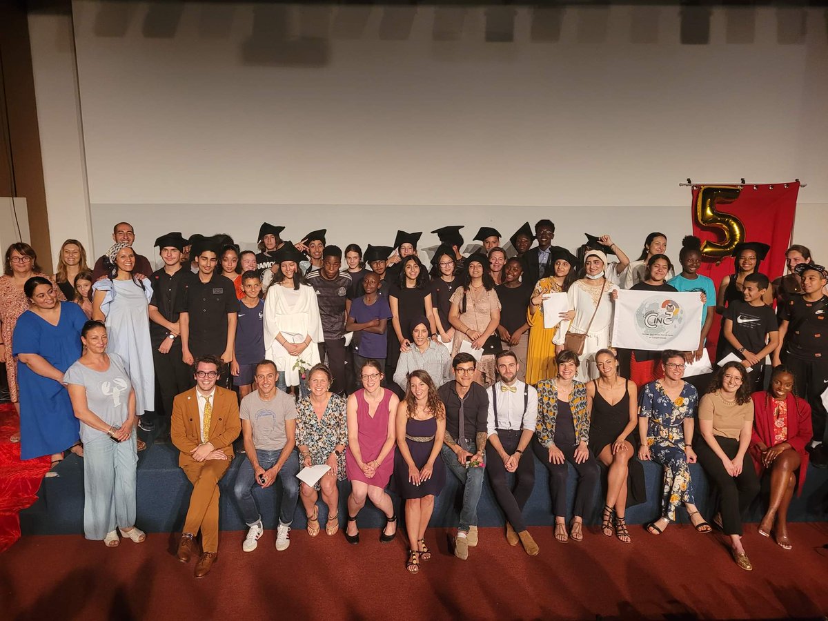 La grande famille des classes CINC du <a href="/ClgEdouard/">Clg Edouard Vaillant</a> pour dire au revoir avec émotion à nos <a href="/3e_cinc/">La 3è CINC</a>, promotion Jean #Valjean, la première du nom ! Bel été à toutes et tous et nous avons hâte de vous retrouver à la rentrée pour de nouvelles aventures avec les <a href="/4eCinc/">La 4è CINC</a> ! 🦉🦉🦉🥲