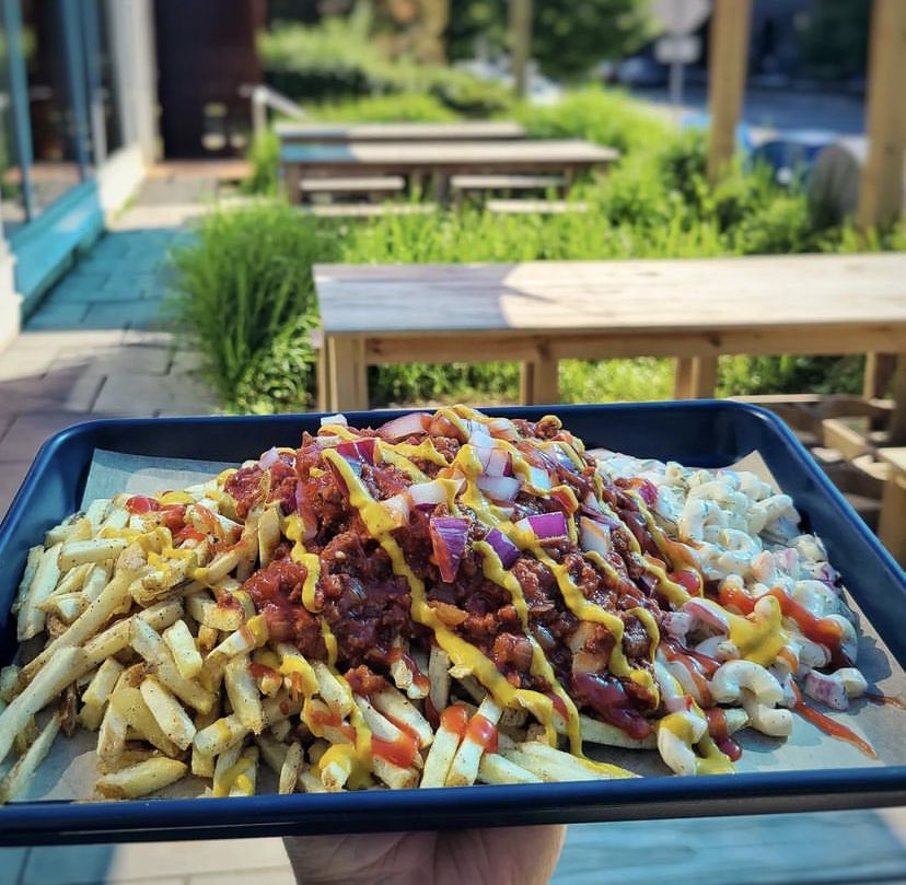 RocBrewingCo's tweet photo. Ward off the Sunday scaries with a Roc Pile - our take on the #GarbagePlate! 🤤
#Brewery #Plate #NewMenu #RocFoodies #CraftBeer #Beer #RocEats #585Eats #VisitRoc #Roc #RochesterNY https://t.co/RPM3pRPQjd