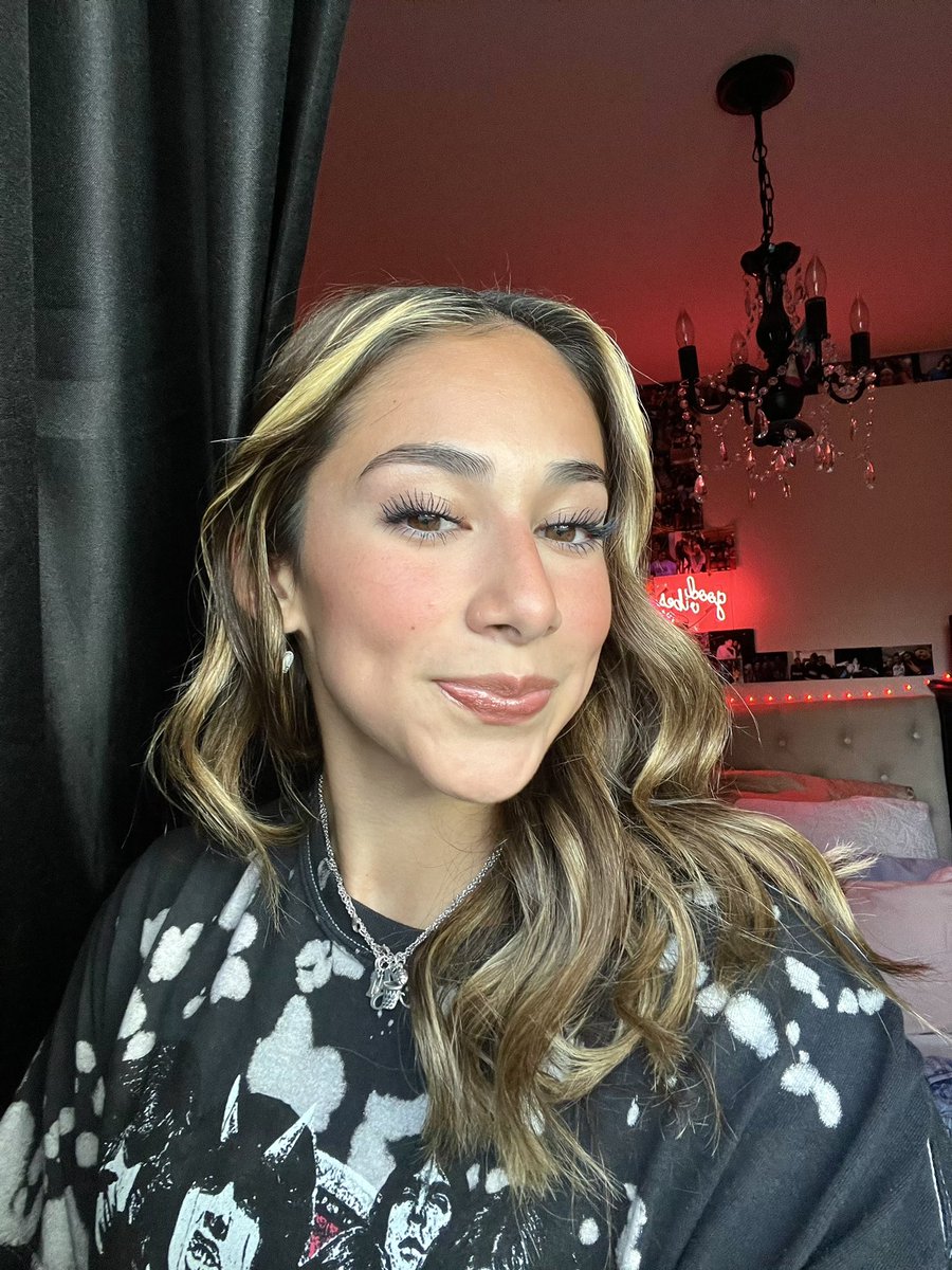 _dreee_'s tweet photo. brown eyed girl https://t.co/Dw528fCKNn