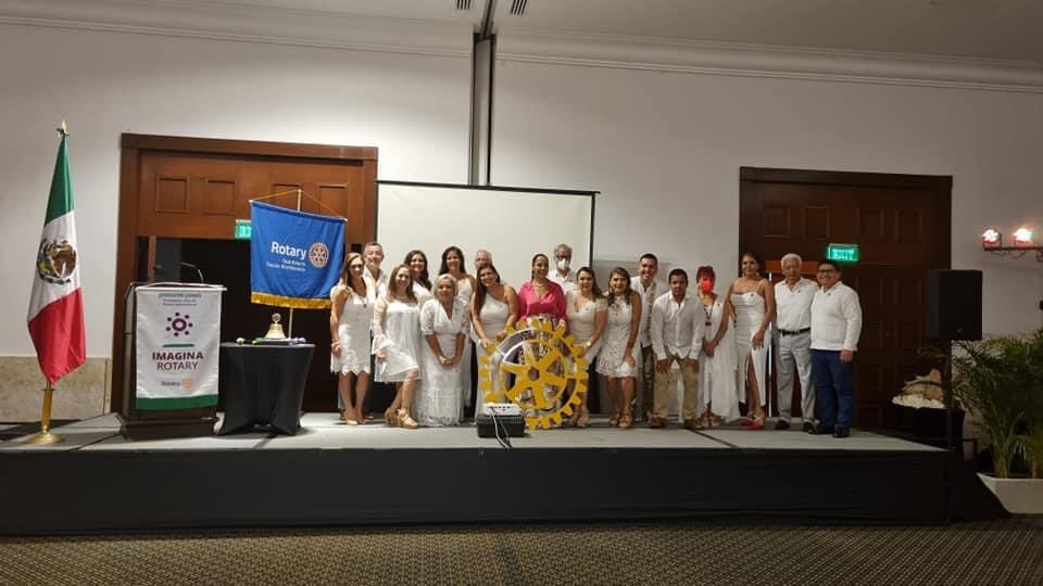 RotaryCancunB's tweet photo. Toma de protesta de nuestro Club con Carla López Hernández como Presidente. https://t.co/W3H10Dw9an
