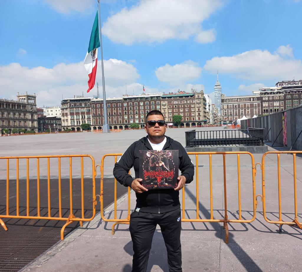 VobiscumLucifer's tweet photo. Nuestro Vinilo "Altar de Blasfemias" en México https://t.co/U82FffSDWb
