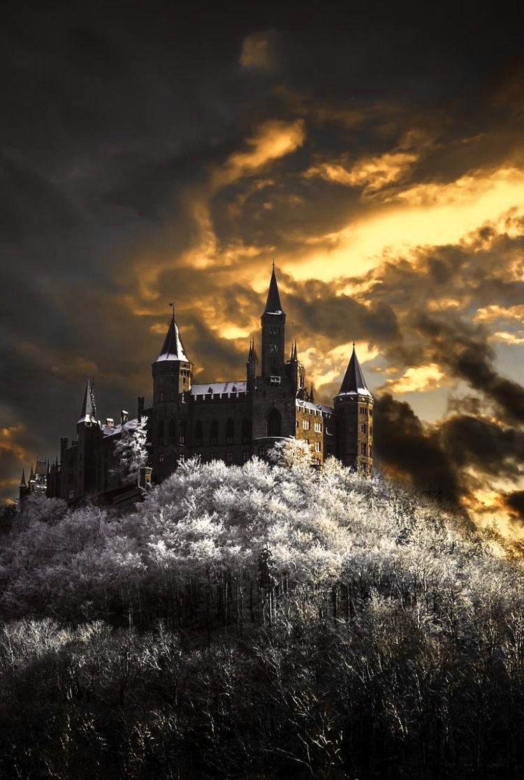 Sunset - Hohenzollern Castle, Germany.
© Bobby Gonz