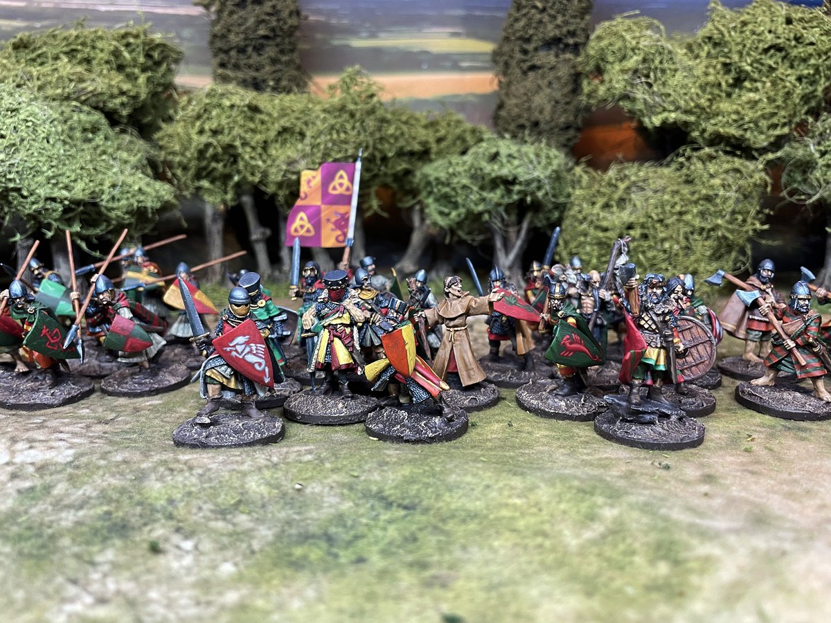 panzerkaput's tweet photo. I have finished all my Welsh by @FootsoreUK, well the foot part, for my Barons' War Game and I'm chuffed with the way they look. I wanted them to stand out from my English and I think I have achieved that by giving them a celtic feel. #thebaronswar #fsinspired #thewelsh #warhost https://t.co/d3d1R98DfO
