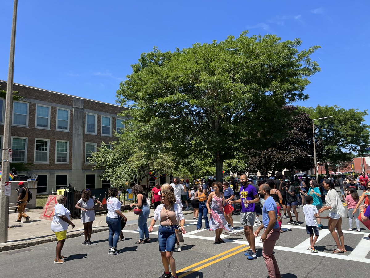CircleCityBos's tweet photo. #OpenStreetsBoston @OpenStsBoston great day in JP! https://t.co/47IfoUpCnX