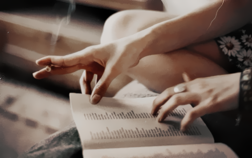 ❝ 𝐼'𝑚 ℎ𝑎𝑝𝑝𝑦, 𝐼'𝑚 𝒇𝒆𝒆𝒍𝒊𝒏𝒈 𝒈𝒍𝒂𝒅. 𝐼 𝑔𝑜𝑡 𝑠𝑢𝑛𝑠ℎ𝑖𝑛𝑒 𝑖𝑛 𝑎 𝑏𝑎𝑔. 𝐼'𝑚 𝑢𝑠𝑒𝑙𝑒𝑠𝑠 𝑏𝑢𝑡 𝒏𝒐𝒕 𝒇𝒐𝒓 𝒍𝒐𝒏𝒈 𝑐𝑎𝑢𝑠𝑒' 𝑡ℎ𝑒 𝑓𝑢𝑡𝑢𝑟𝑒 𝒊𝒔 𝒄𝒐𝒎𝒊𝒏𝒈 𝒐𝒏... ❞ 
  ㅤㅤㅤㅤ          
ㅤㅤㅤㅤ    𝐋𝐈𝐋𝐘 𝐋𝐔𝐍𝐀 𝐏𝐎𝐓𝐓𝐄𝐑.