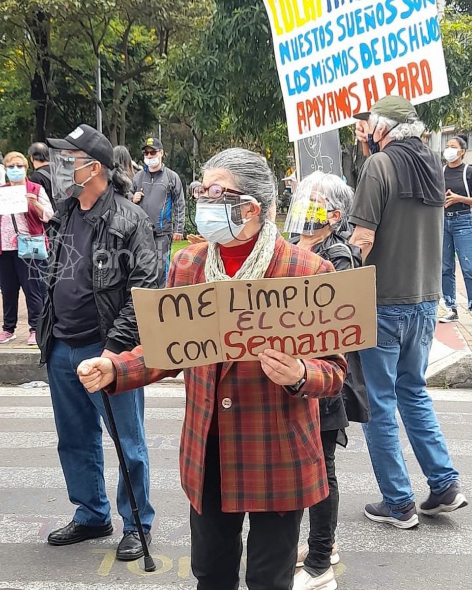Pelicolombianas's tweet photo. FAV ❤️ y RT 🔁 si esta señora te representa. https://t.co/cb7sI9rD4v