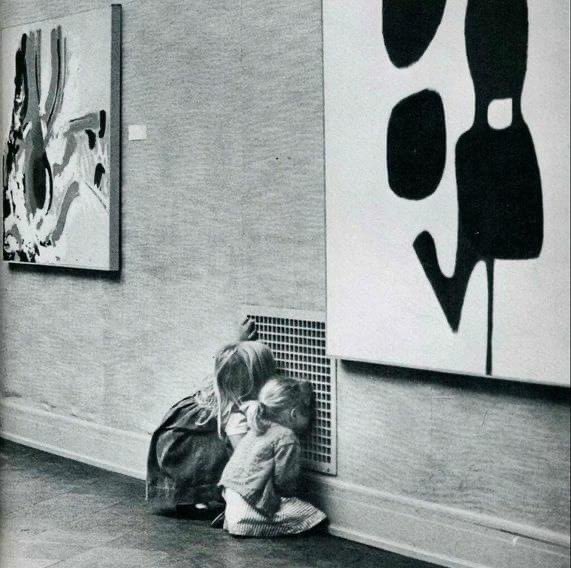 ClaudiaB7Paris's tweet photo. I bambini guardano oltre…
#LAttimo
#SalaLettura
ph. Gérald Bloncourt https://t.co/hUJQyTBxjv