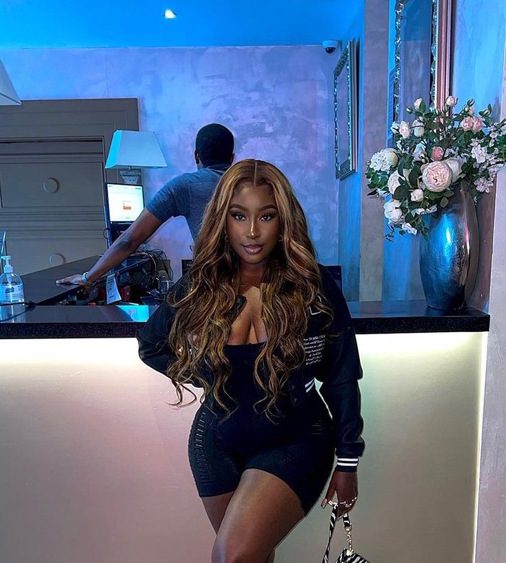 It’s Time to Refresh Your Hair Color $25 Off Now Pay Later with Klarna PayPal Sezzle 
Hair link: allovehair.com/collections/co…

#allovehair #highlightwigs #bodywavehair #honeyblondehair #colorhair #colorwig #closurewigs #gluelesswigs #summerhair #summerhairstyles #coloredhairgoals