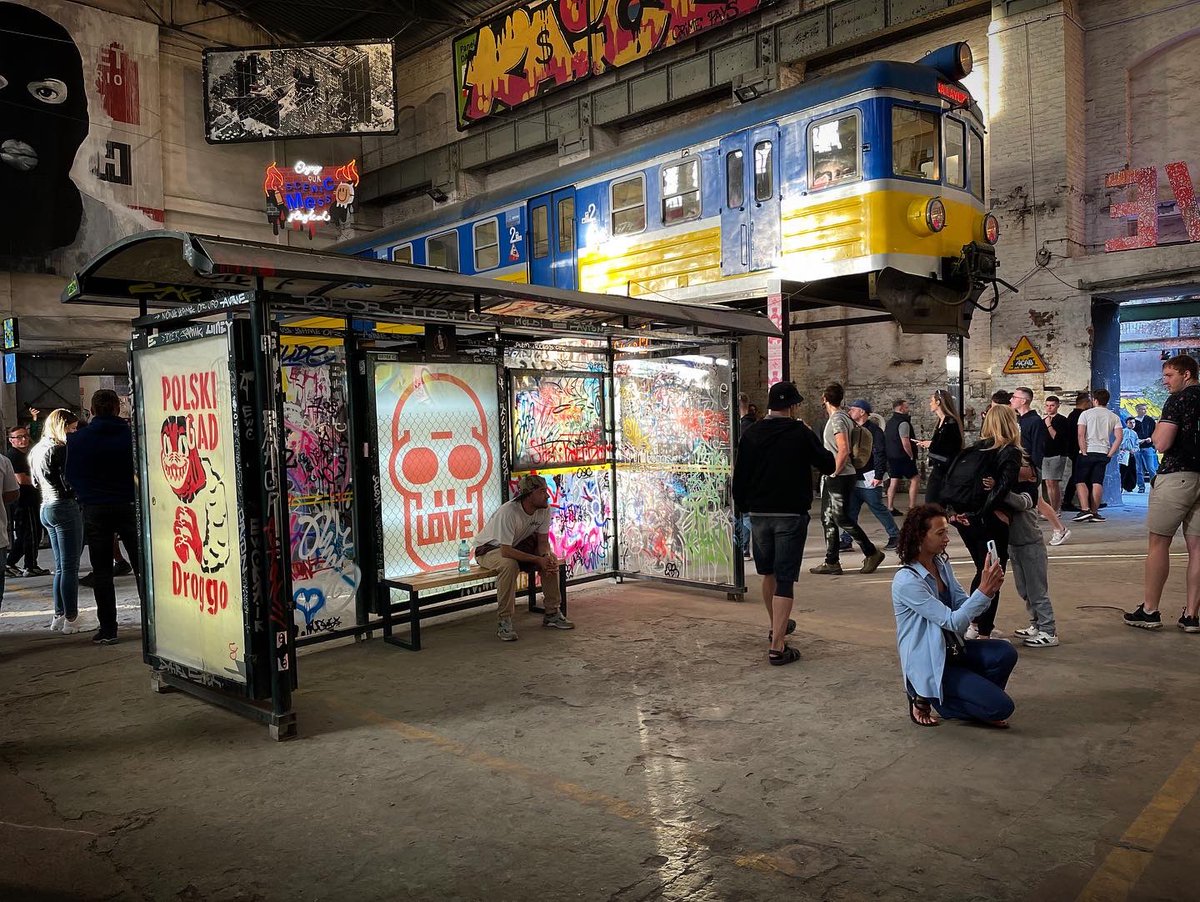 m_city_waras's tweet image. #wjazd! #layoup #openning  #100cznia #mariuszwaras #mcity #mural #graffiti #streetart #stencilart #contemporaryart #urbanart @m_city_waras #100cznia #layup_galeria