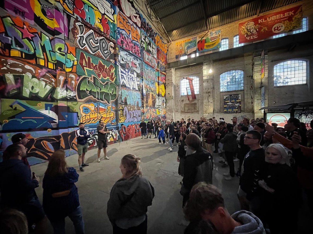 m_city_waras's tweet image. #wjazd! #layoup #openning  #100cznia #mariuszwaras #mcity #mural #graffiti #streetart #stencilart #contemporaryart #urbanart @m_city_waras #100cznia #layup_galeria