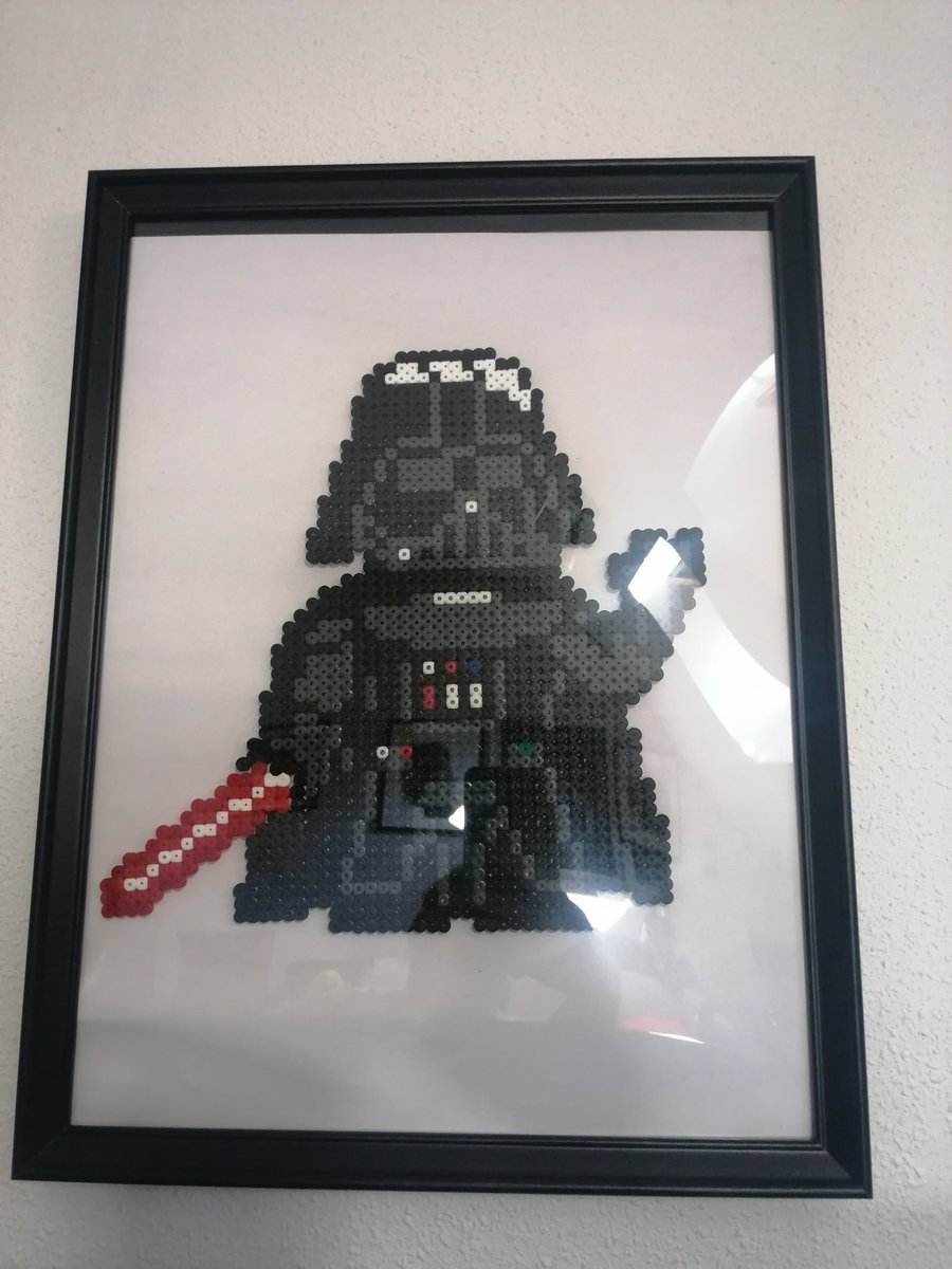 1991ox's tweet photo. ¡Qué bien queda enmarcado oye!
#DarthVader https://t.co/cKmnKa6U6V