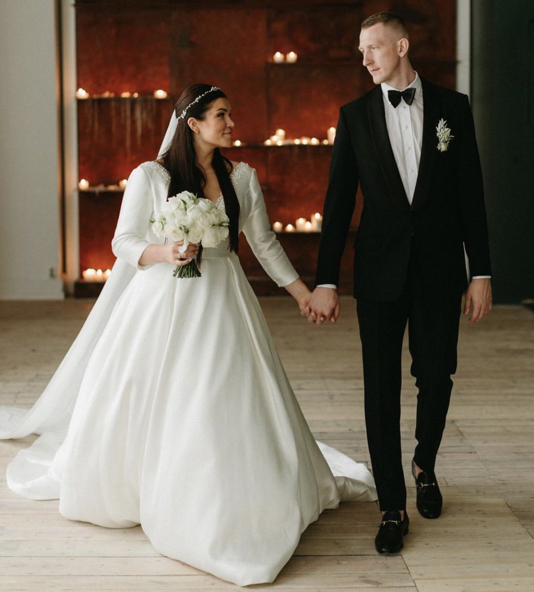 bczalgiris's tweet image. Congratulations to the Zalgiris' newcomer Rolands Smits and his wife! Wishing you the best! 💍