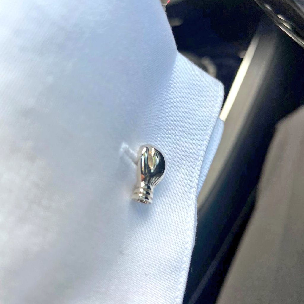 CheemaBoxing's tweet photo. When you have to dress smart but boxing is life...

#CuffLinks #Boxing #AlwaysOnIt https://t.co/tGBDxfJvlr