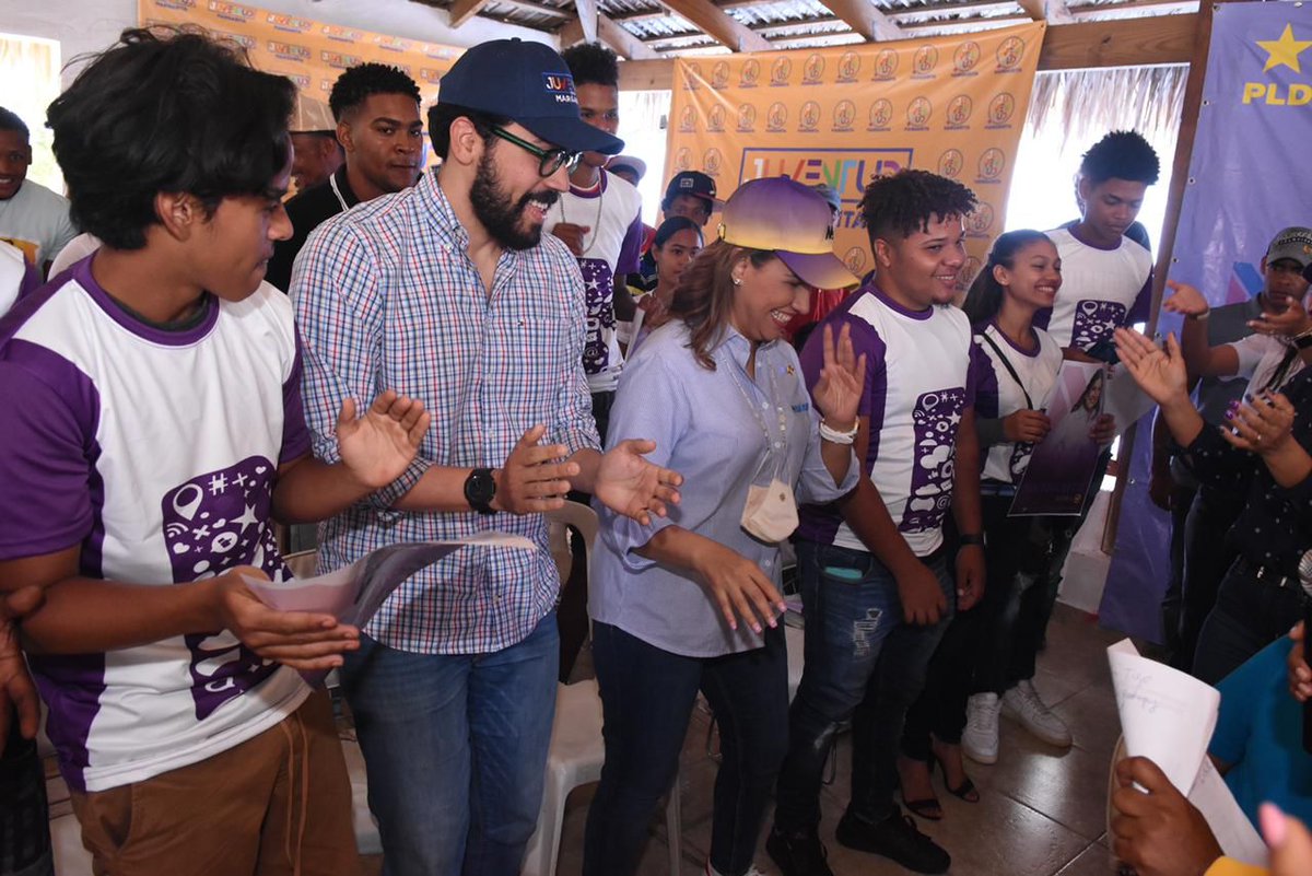 licjuandiegolpz's tweet photo. Puerto Plata restaura su esperanza con la visita de #MargaritaCedeño. 

¡Votando 5, aseguras el triunfo del PLD en 2024!🌼🤚🏼

*MARGARITA* es lo seguro. 

#Margarita2024 #Vota5 #PuertoPlataConMargarita https://t.co/t6OhYNBee4
