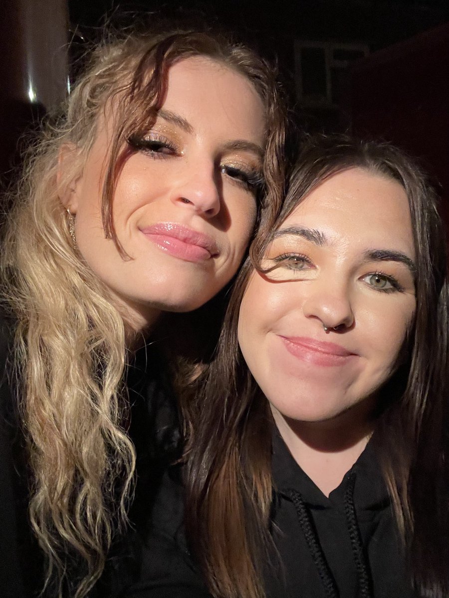 gomdeverdeen's tweet photo. to the most precious bb,
thank u for being such a positive light in my life, especially during these past few months when things haven’t been the easiest. im so beyond grateful for you &amp; your art. love you foreva!
from one super emo pisces to another <3 #forcari @findingfletcher https://t.co/Ds7PCeUSDw