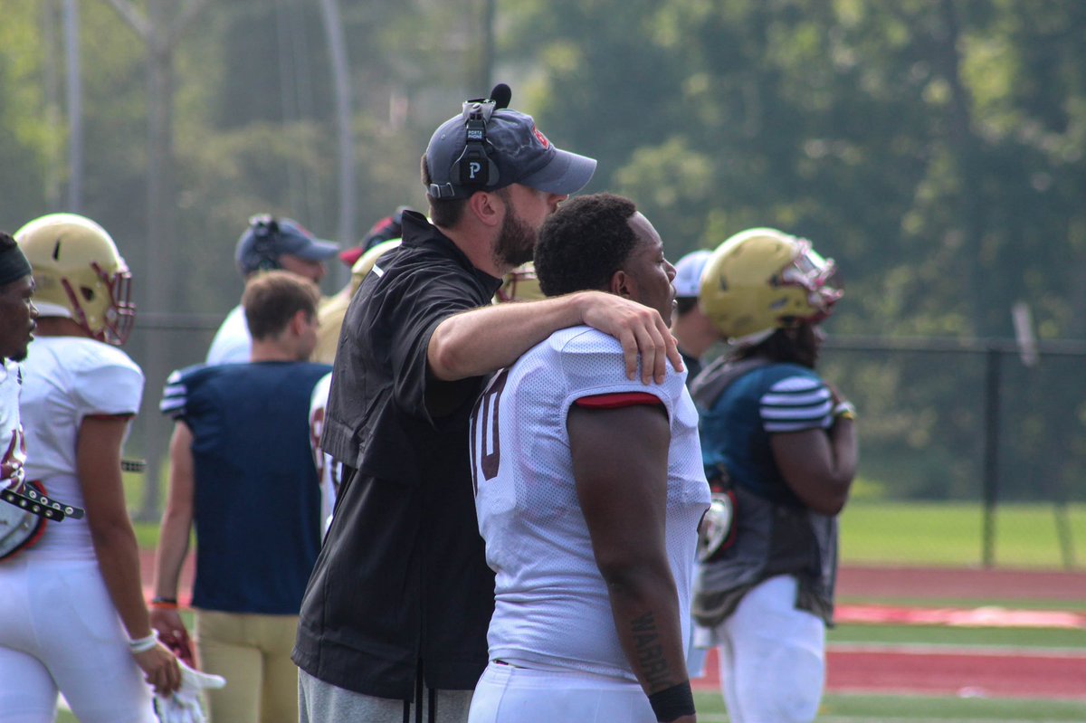 BH2OFootball's tweet photo. 1️⃣ Month Til Camp‼️

🦅🔥🦅🔥🦅
August 10th can’t get here fast enough…
#Ultimate https://t.co/k9UXU1cbyh