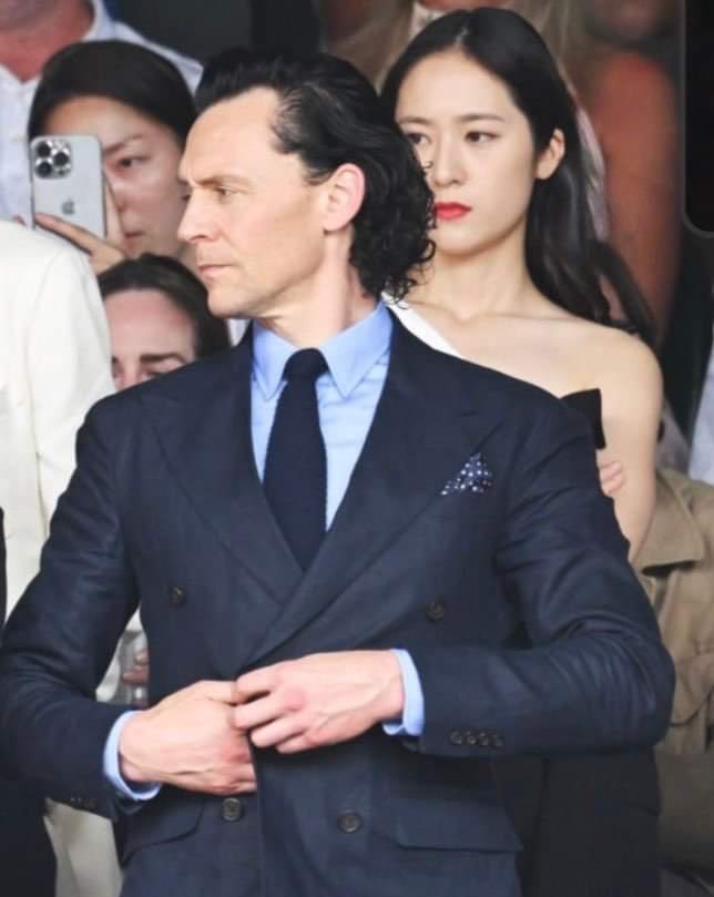 this picture of tom hiddleston