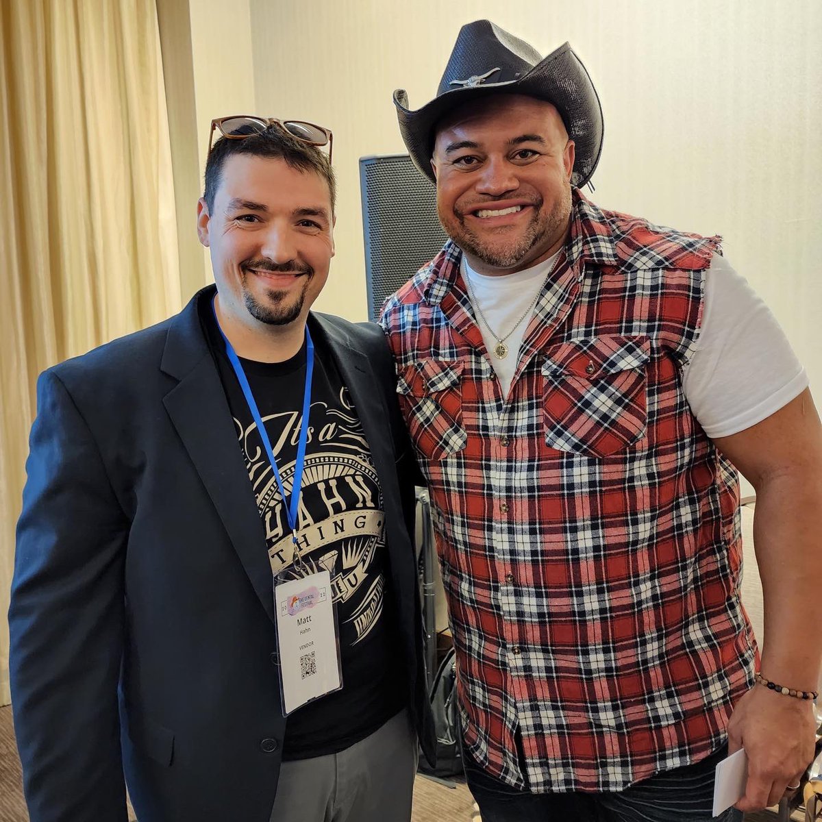 hahnfilms's tweet photo. We had a wonderful time at @DentalFestival_ in #nashville We are coming home with new knowledge to explore! Thank you Elijah Desmond for this amazing opportunity! https://t.co/aEacupmJHx