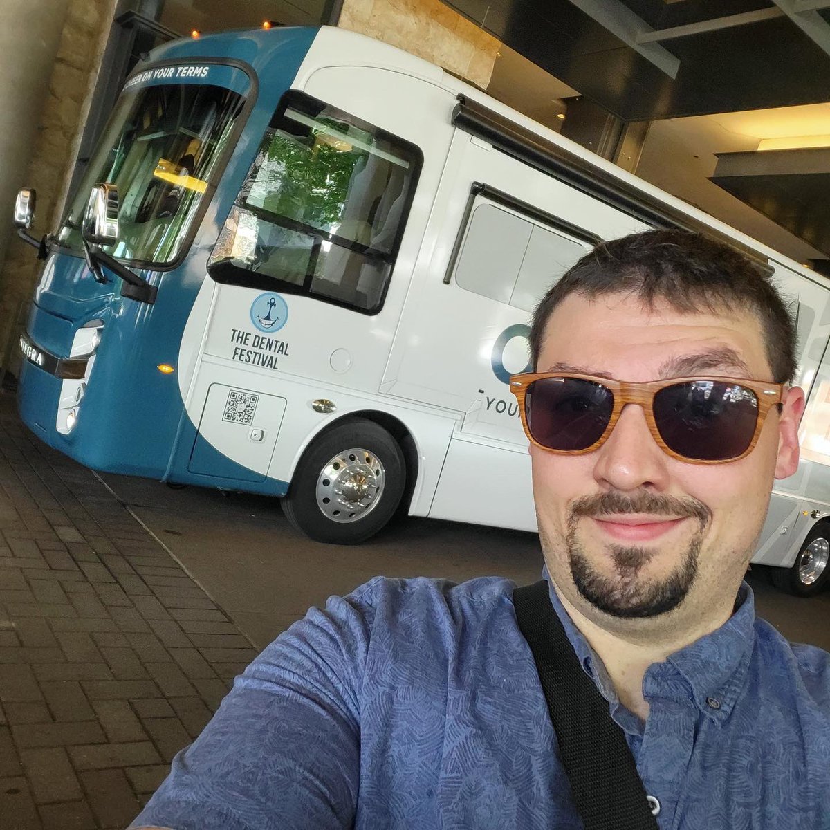 hahnfilms's tweet photo. We had a wonderful time at @DentalFestival_ in #nashville We are coming home with new knowledge to explore! Thank you Elijah Desmond for this amazing opportunity! https://t.co/aEacupmJHx