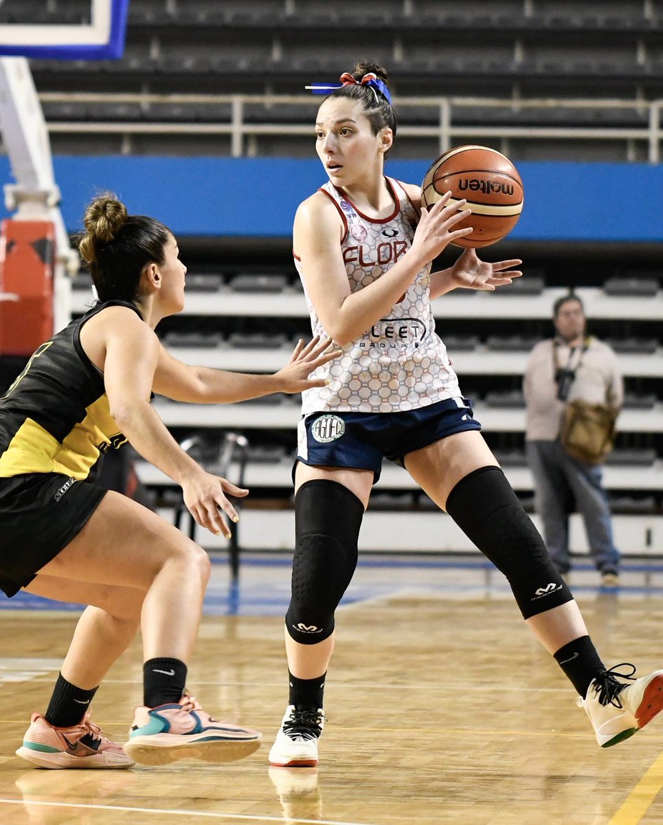 LigaFederalFem's tweet photo. ¡Juli Sienra fue la MVP!🌟

La jugadora de @cufbasquetok fue seleccionada como la mejor de la final, en el primer partido femenino de la historia disputado en el Polideportivo Islas Malvinas 🙌🏼 https://t.co/fpaRK11WvB