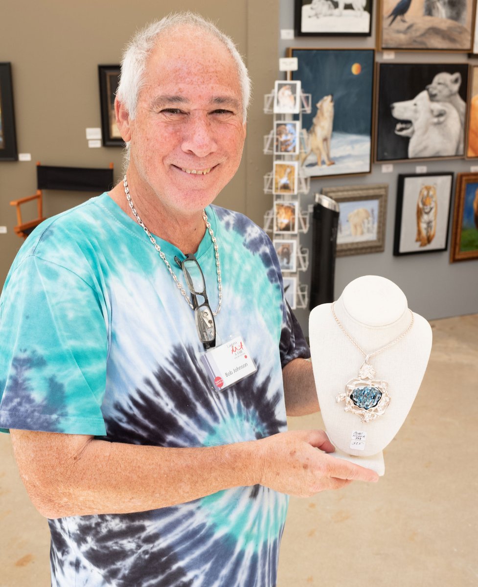 StuNewsLaguna's tweet photo. Laguna Art-A-Fair opens with 118 booths of original art, live music and daily classes for adults &amp; kids. Read this story by Marrie Stone at https://t.co/DWcDxjZcry. (Photos: Jeff Rovner) @lagunaartafair https://t.co/6BHrJFexhc
